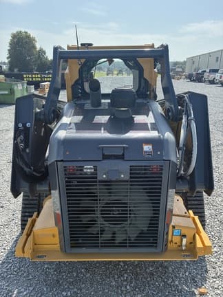 Image of John Deere 331G equipment image 4