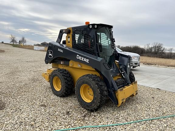 Image of John Deere 332G equipment image 3