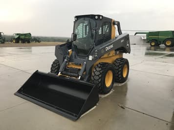 Main image John Deere 332G