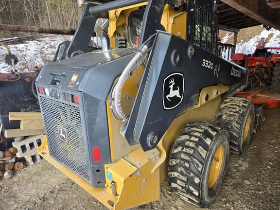 Image of John Deere 332G equipment image 1
