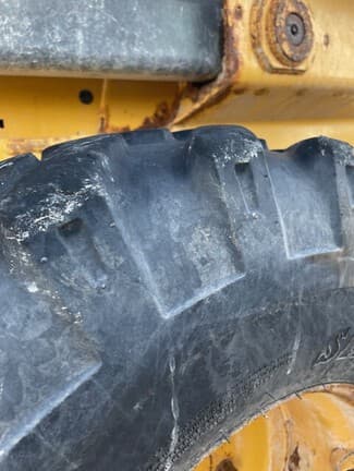 Image of John Deere 332G equipment image 2