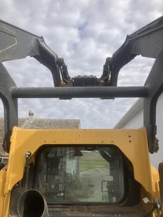 Image of John Deere 332G equipment image 3