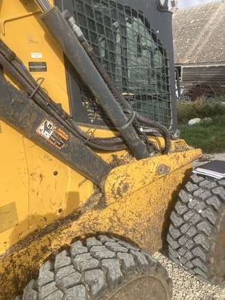 Image of John Deere 332G equipment image 1