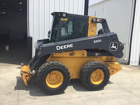 Image of John Deere 332G equipment image 4