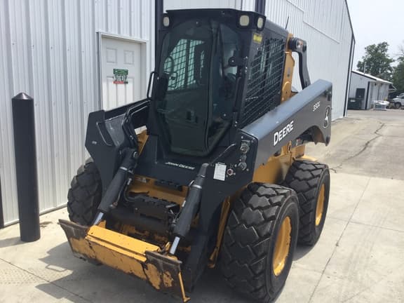 Image of John Deere 332G equipment image 2