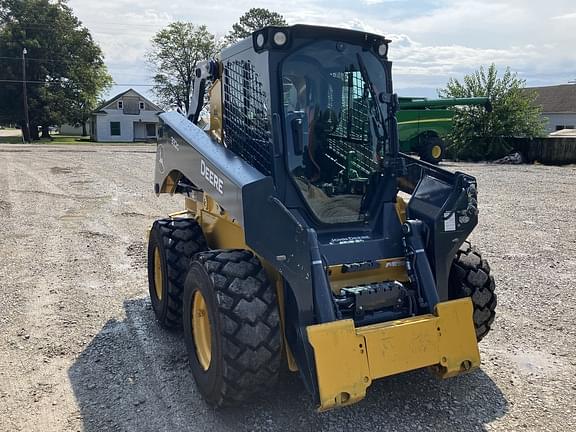 Image of John Deere 332G equipment image 2