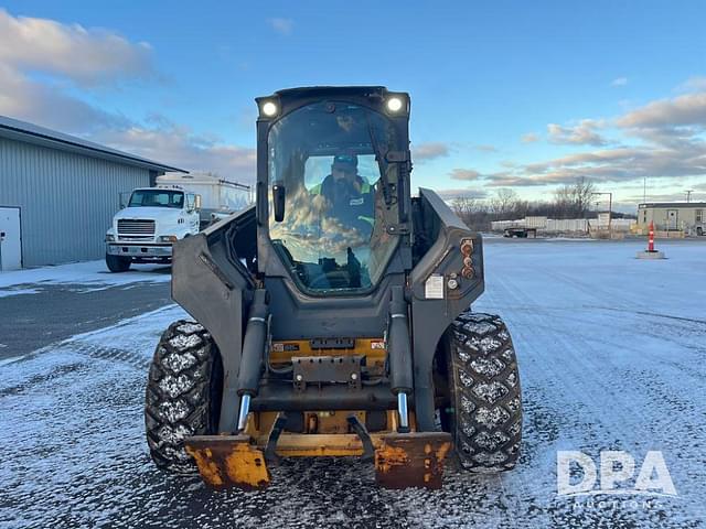 Image of John Deere 332G equipment image 2