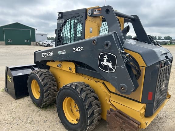 Image of John Deere 332G equipment image 4