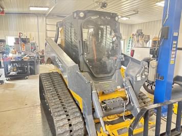 Main image John Deere 333G