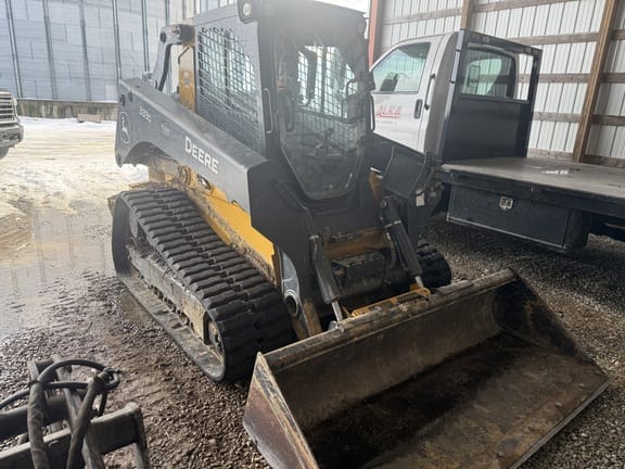 Main image John Deere 333G