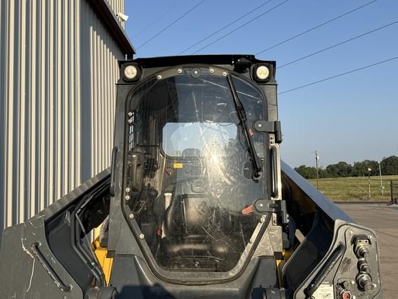 Image of John Deere 333G equipment image 2