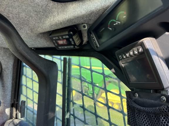 Image of John Deere 333G equipment image 2