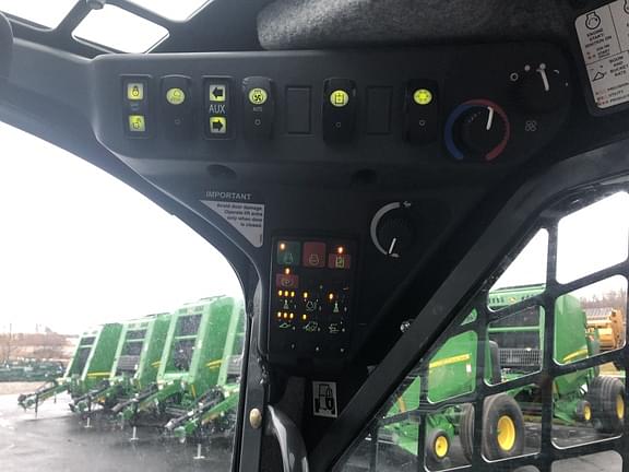 Image of John Deere 333G equipment image 4