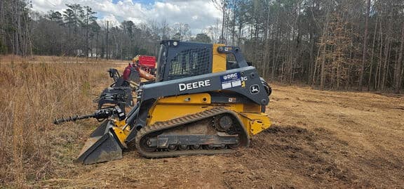 Image of John Deere 333G Image 0