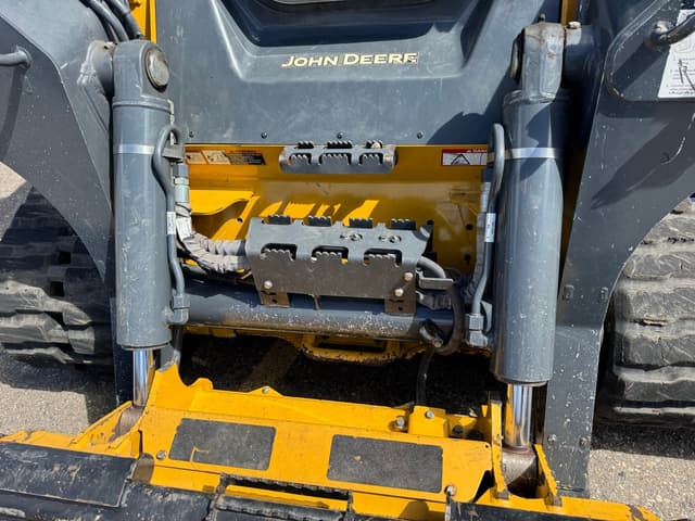 Image of John Deere 333G equipment image 4