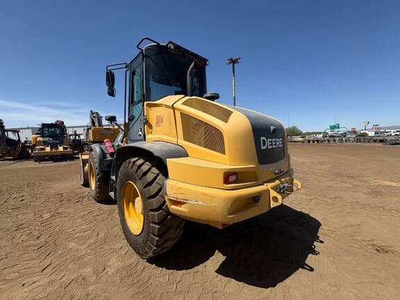 Image of John Deere 344L equipment image 2