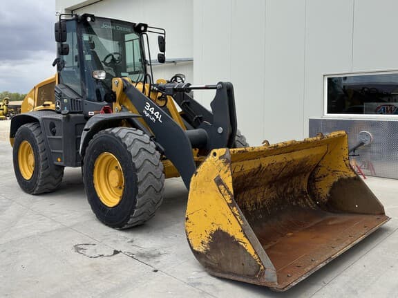 Image of John Deere 344L equipment image 3