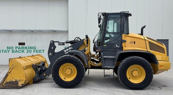 2020 John Deere 344L Equipment Image0
