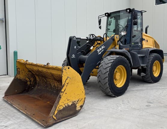 Image of John Deere 344L equipment image 1