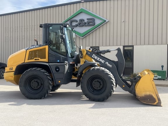 2020 John Deere 344L Equipment Image0