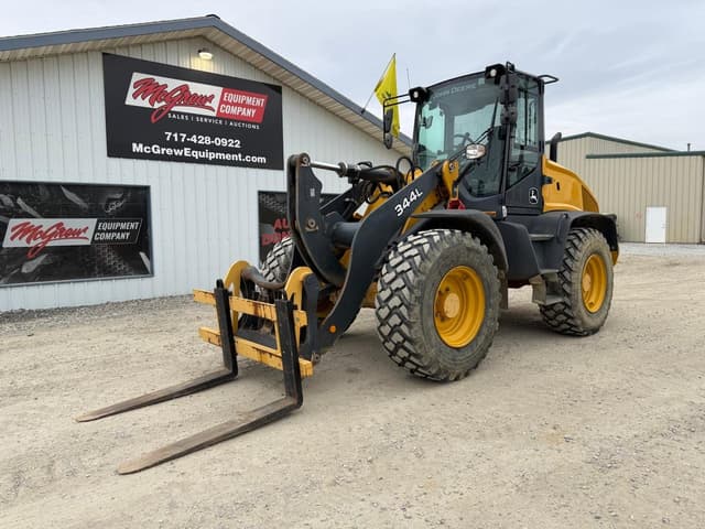 Image of John Deere 344L equipment image 2