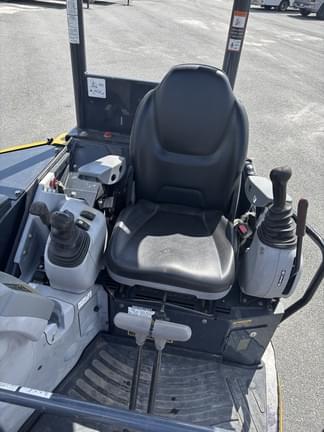 Image of John Deere 35G equipment image 4