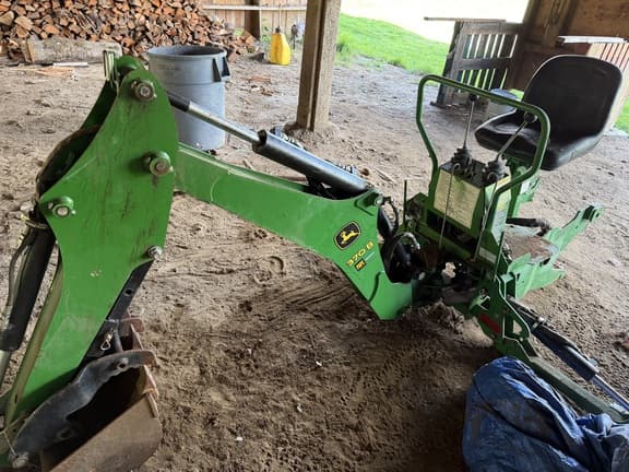 Image of John Deere 370B Image 1