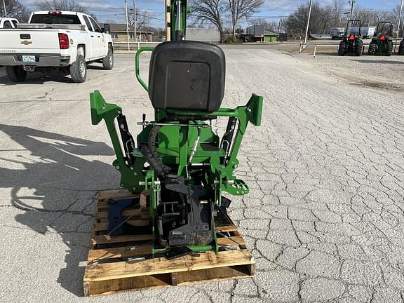 Image of John Deere 370B equipment image 3