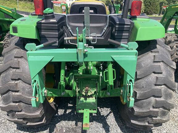 Image of John Deere 4044M equipment image 4