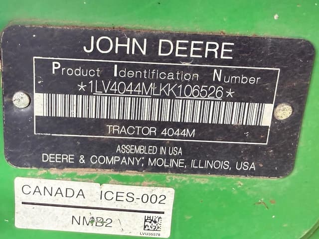 Image of John Deere 4044M equipment image 4