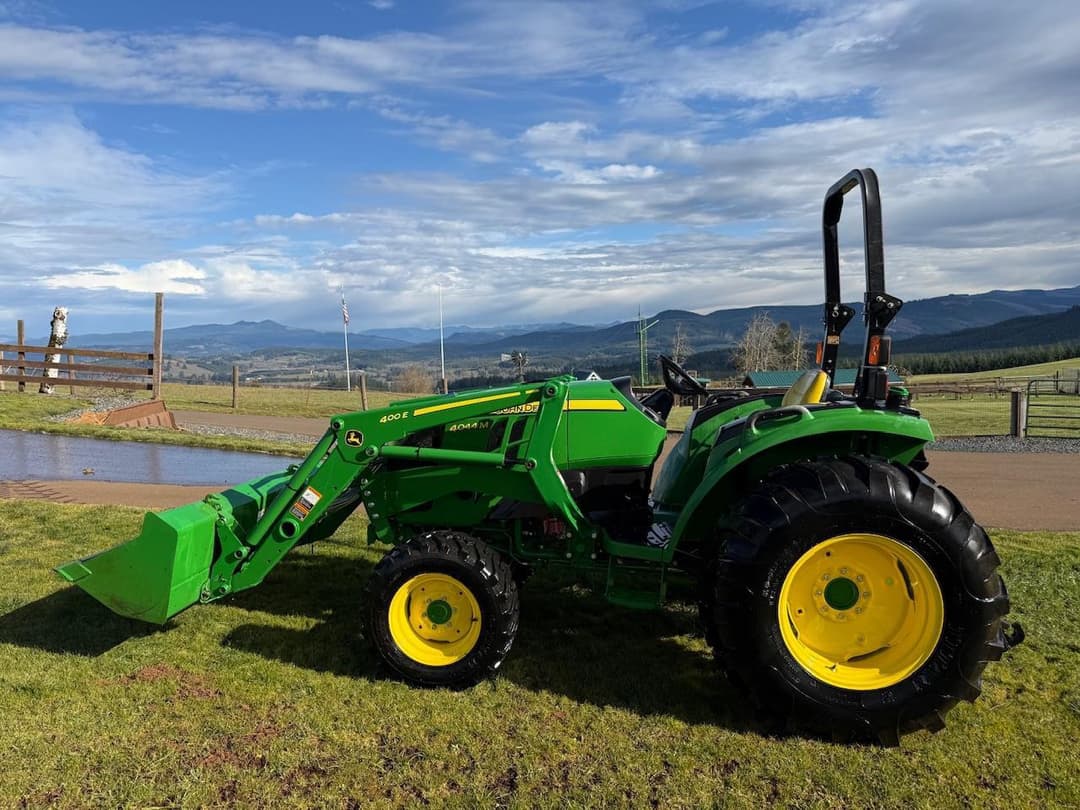 Image of John Deere 4044M Primary image