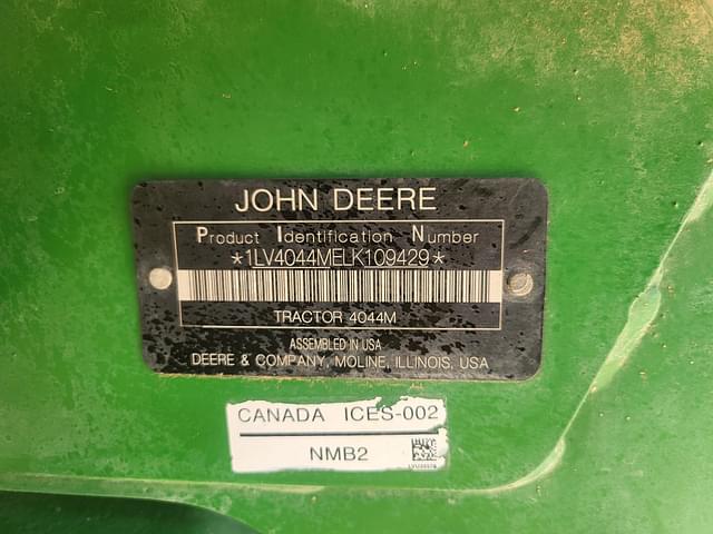 Image of John Deere 4044M equipment image 3