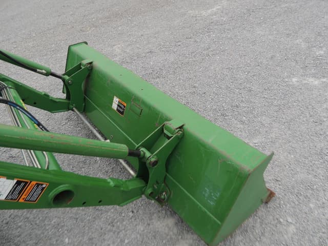Image of John Deere 4044M equipment image 4