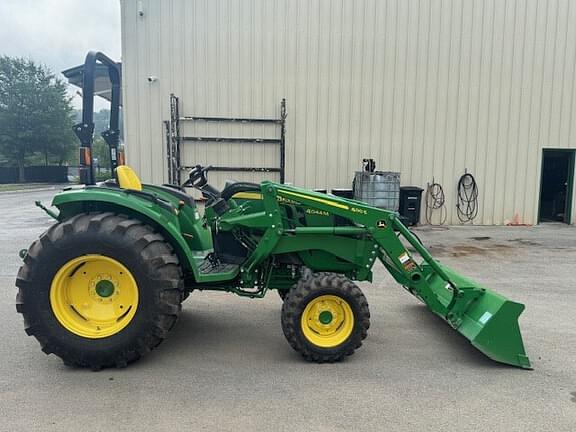 Image of John Deere 4044M equipment image 3