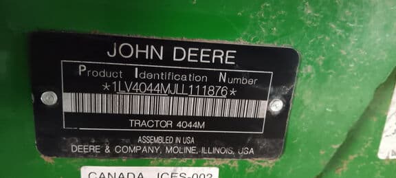 Image of John Deere 4044M equipment image 4