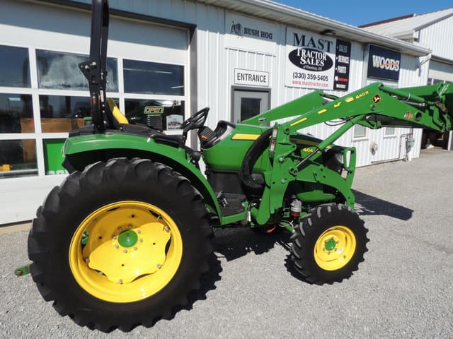 Image of John Deere 4044R equipment image 3
