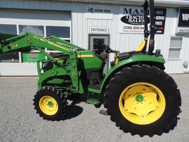 Image of John Deere 4044R equipment image 1