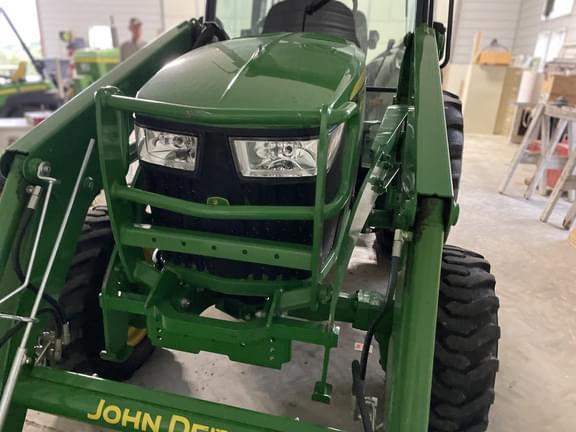 Image of John Deere 4044R equipment image 2