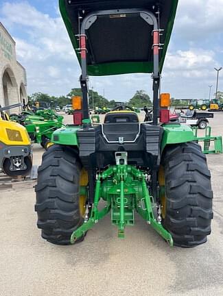 Image of John Deere 4052M equipment image 3
