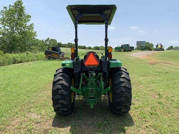 Image of John Deere 4052M equipment image 4