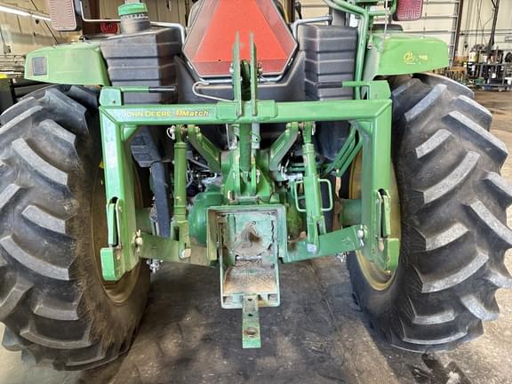 Image of John Deere 4052M equipment image 4