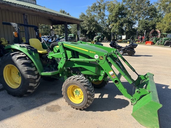 Main image John Deere 4052M