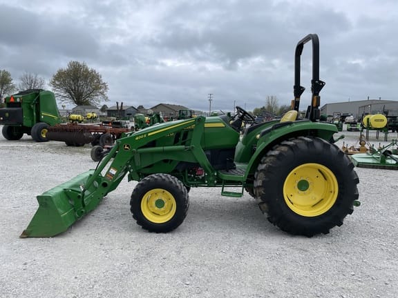 Main image John Deere 4052M