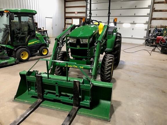 Image of John Deere 4052M equipment image 2