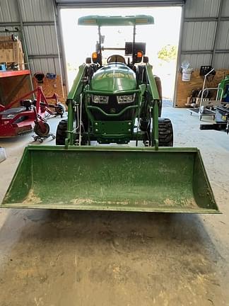 Image of John Deere 4052M equipment image 4