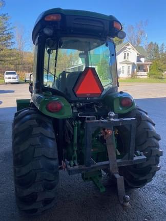 Image of John Deere 4052R equipment image 4