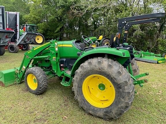 Image of John Deere 4052R equipment image 4