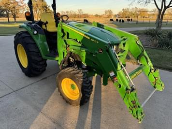 Main image John Deere 4052R