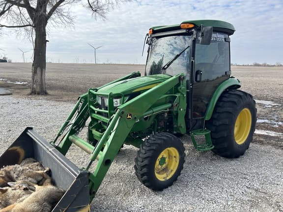 Image of John Deere 4066R equipment image 1