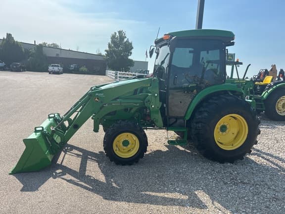 Image of John Deere 4066R equipment image 1